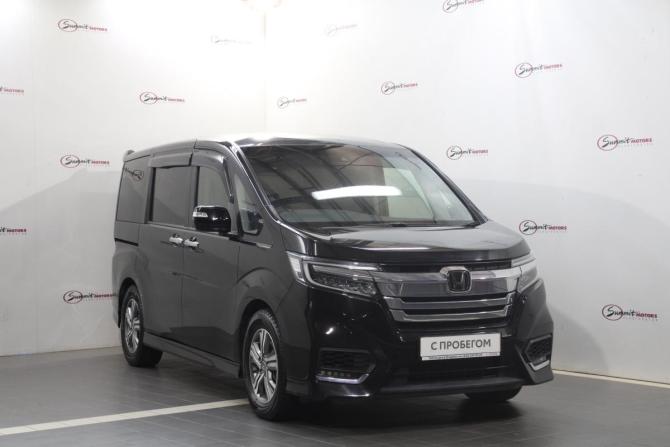 Honda Stepwgn V Рестайлинг с пробегом 2021 года, цена 3 000 000 рублей, 90357 км, минивэн, Автокод Объявления