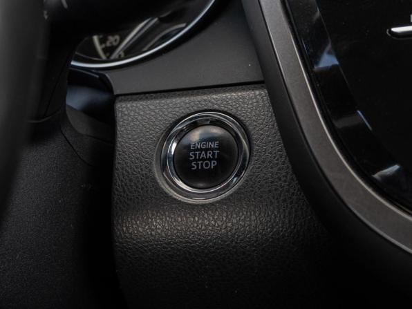 Toyota Camry VIII (XV70) с пробегом 2019 года, цена 2 745 000 рублей, 121041 км, седан, Автокод Объявления