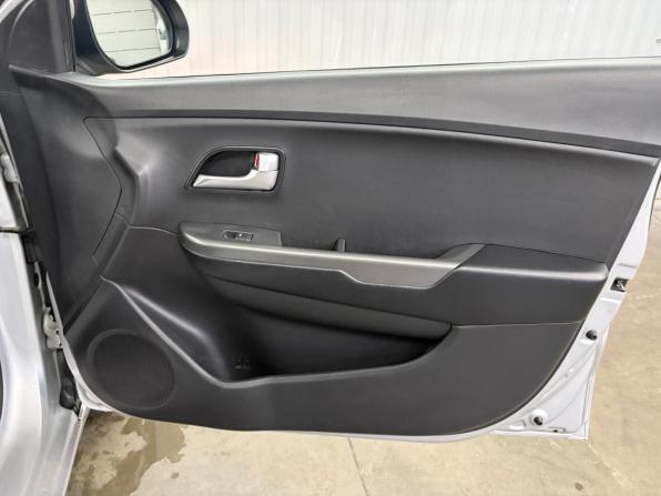 Kia Rio III Рестайлинг с пробегом 2016 года, цена 1 087 000 рублей, 98300 км, седан, Автокод Объявления