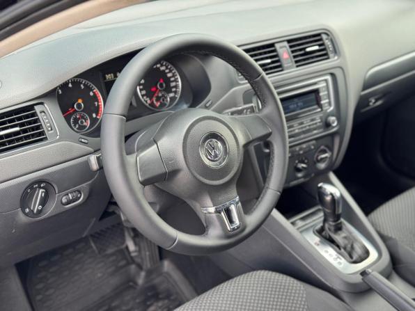 Volkswagen Jetta VI Рестайлинг с пробегом 2014 года, цена 930 000 рублей, 236600 км, седан, Автокод Объявления