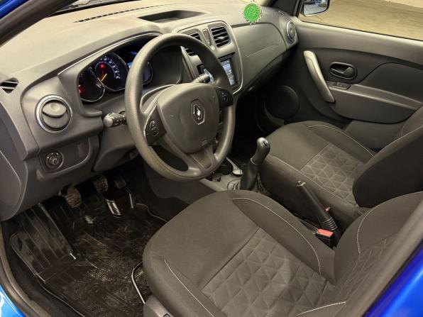 Renault Sandero II с пробегом 2016 года, цена 925 000 рублей, 71000 км, хэтчбек, Автокод Объявления