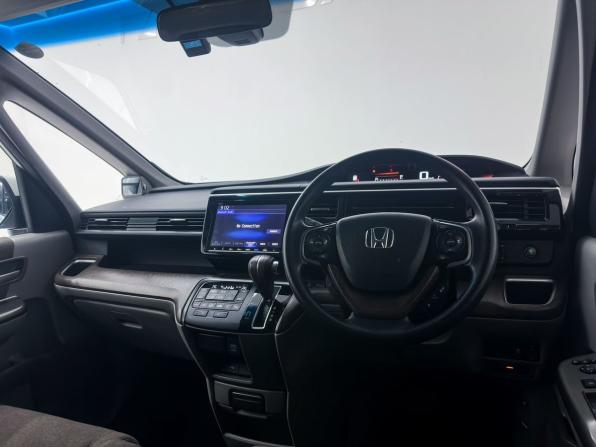 Honda Stepwgn V Рестайлинг с пробегом 2020 года, цена 2 250 000 рублей, 79000 км, минивэн, Автокод Объявления