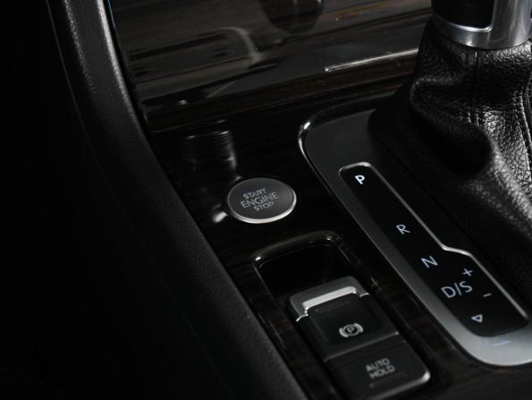 Volkswagen Touareg II Рестайлинг с пробегом 2015 года, цена 2 629 000 рублей, 228472 км, внедорожник, Автокод Объявления