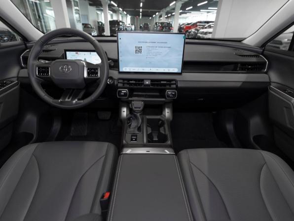 Toyota RAV4 VI (XA60) с пробегом 2026 года, цена 4 500 000 рублей, 50 км, внедорожник, Автокод Объявления