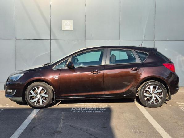 Opel Astra J Рестайлинг с пробегом 2013 года, цена 997 000 рублей, 110426 км, хэтчбек, Автокод Объявления