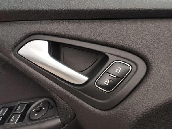 Ford Focus III Рестайлинг с пробегом 2018 года, цена 1 299 000 рублей, 30230 км, седан, Автокод Объявления