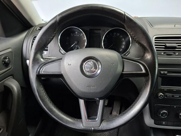 Skoda Yeti I Рестайлинг с пробегом 2014 года, цена 1 000 000 рублей, 233654 км, внедорожник, Автокод Объявления