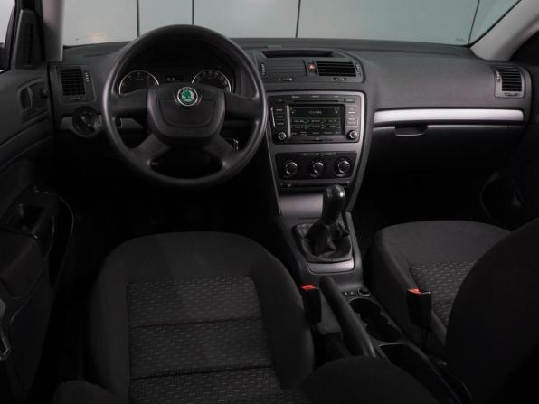 Skoda Octavia II (A5) Рестайлинг с пробегом 2012 года, цена 1 007 000 рублей, 122709 км, лифтбек, Автокод Объявления