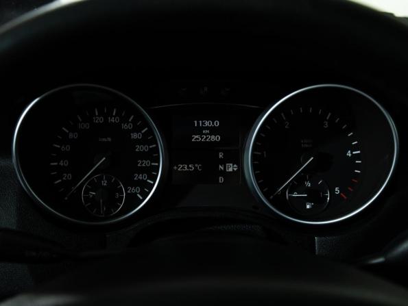 Mercedes-Benz M-Класс II (W164) Рестайлинг с пробегом 2010 года, цена 1 299 585 рублей, 252230 км, внедорожник, Автокод Объявления