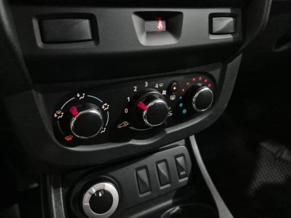 Renault Duster I Рестайлинг с пробегом 2016 года, цена 970 000 рублей, 211240 км, внедорожник, Автокод Объявления