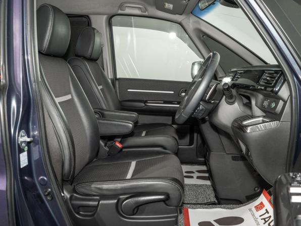 Honda Stepwgn V с пробегом 2016 года, цена 1 750 500 рублей, 151105 км, минивэн, Автокод Объявления