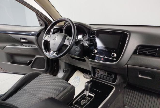 Mitsubishi Outlander III Рестайлинг 3 с пробегом 2021 года, цена 1 900 000 рублей, 169416 км, внедорожник, Автокод Объявления