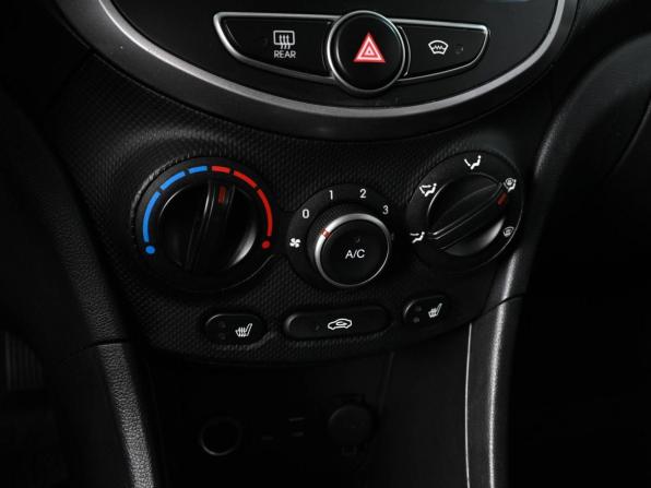 Hyundai Solaris I Рестайлинг с пробегом 2014 года, цена 979 000 рублей, 196773 км, седан, Автокод Объявления