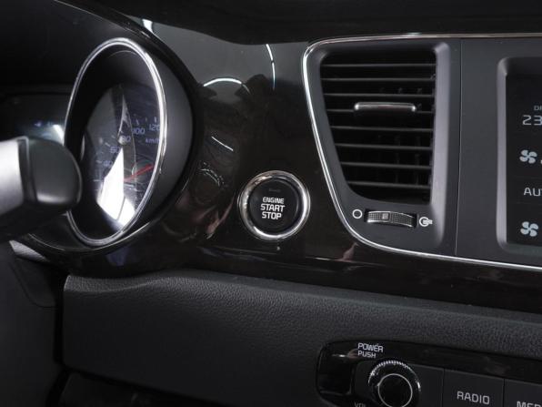 Kia Carnival III с пробегом 2019 года, цена 2 500 000 рублей, 206554 км, минивэн, Автокод Объявления