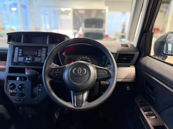 Toyota Roomy I с пробегом 2017 года, цена 959 000 рублей, 83401 км, минивэн, Автокод Объявления
