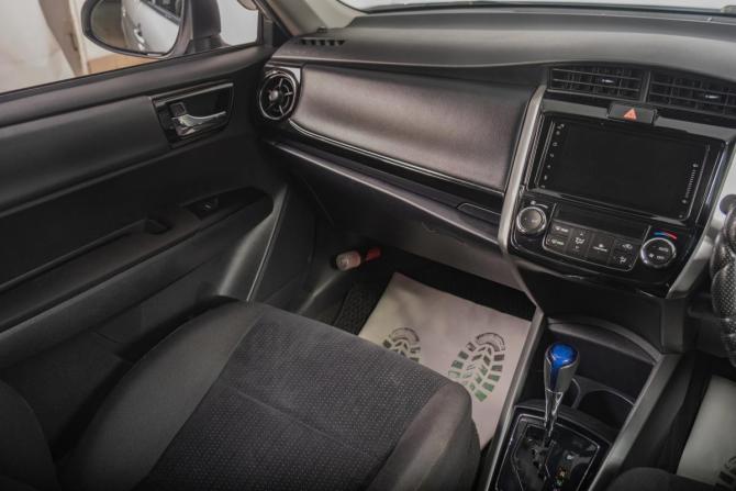 Toyota Corolla XI (E160 E170) Рестайлинг 2 с пробегом 2019 года, цена 1 729 000 рублей, 123000 км, универсал, Автокод Объявления