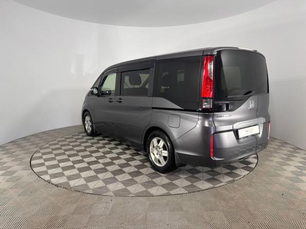 Honda Stepwgn V с пробегом 2017 года, цена 1 710 000 рублей, 160028 км, минивэн, Автокод Объявления