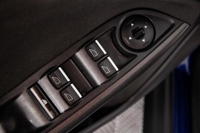 Ford Focus III Рестайлинг с пробегом 2015 года, цена 999 000 рублей, 174280 км, хэтчбек, Автокод Объявления