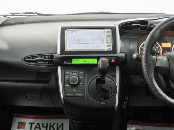 Toyota Wish II с пробегом 2011 года, цена 1 149 500 рублей, 281092 км, минивэн, Автокод Объявления