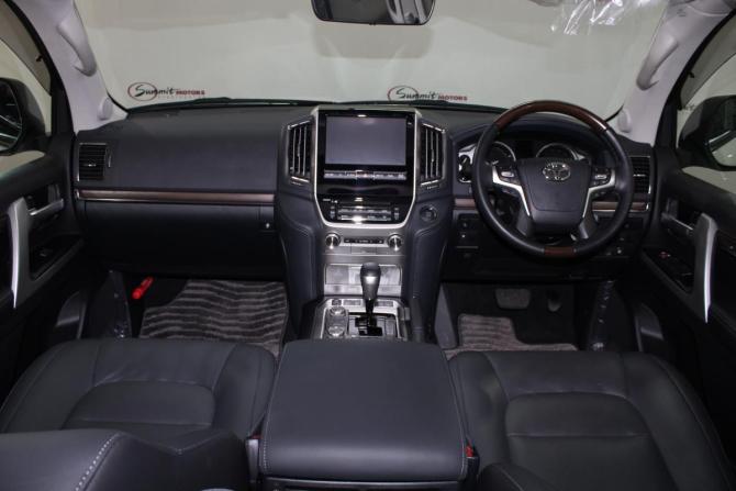 Toyota Land Cruiser 200 Series Рестайлинг 2 с пробегом 2020 года, цена 11 300 000 рублей, 8200 км, внедорожник, Автокод Объявления