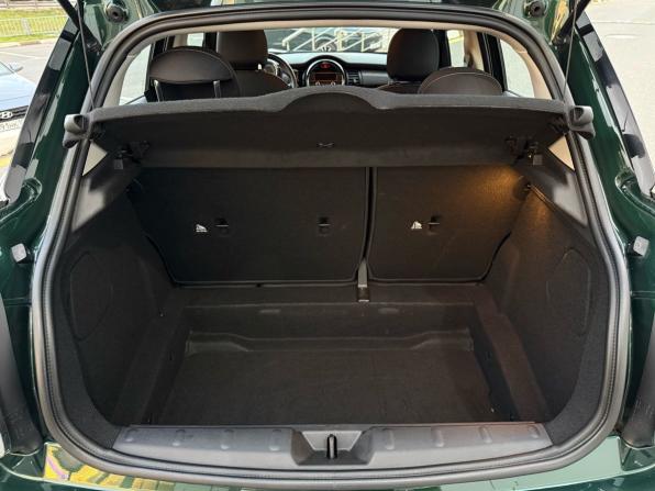 Mini Hatch III (F55/F56) с пробегом 2017 года, цена 1 470 000 рублей, 70468 км, хэтчбек, Автокод Объявления