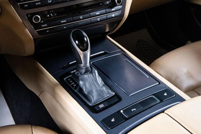 Hyundai Genesis II с пробегом 2015 года, цена 2 689 000 рублей, 74820 км, седан, Автокод Объявления
