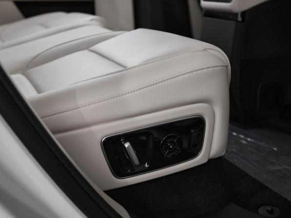 Новый Li Auto (Lixiang) L7 I Рестайлинг 2026 года, цена 10 690 000 рублей, внедорожник, Автокод Объявления