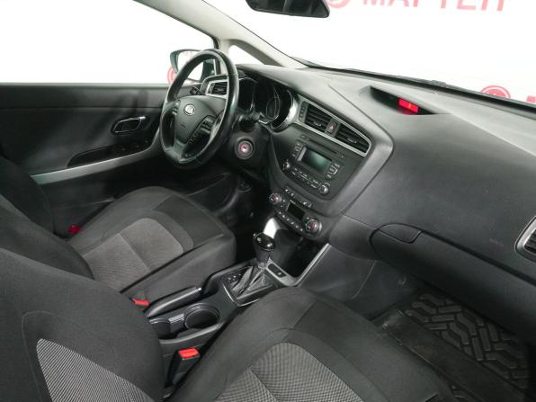 Kia Ceed II Рестайлинг с пробегом 2016 года, цена 1 209 000 рублей, 160308 км, хэтчбек, Автокод Объявления