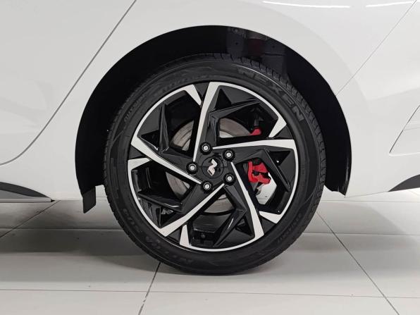 Hyundai Lafesta I Рестайлинг с пробегом 2025 года, цена 3 170 000 рублей, 451 км, седан, Автокод Объявления