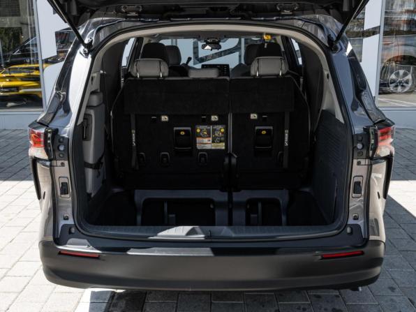Toyota Sienna IV с пробегом 2021 года, цена 4 030 000 рублей, 81354 км, минивэн, Автокод Объявления