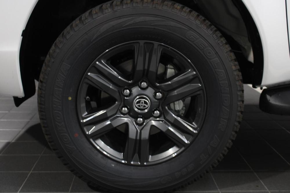 Toyota Hilux VIII Рестайлинг 2 Владивосток  - изображение 8