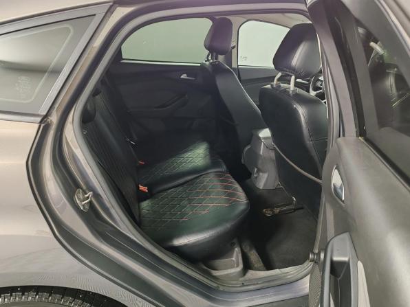 Ford Focus III с пробегом 2013 года, цена 799 000 рублей, 122825 км, хэтчбек, Автокод Объявления