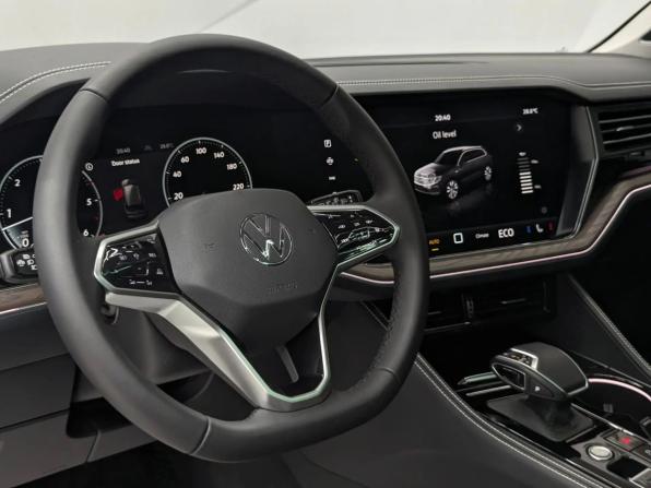 Новый Volkswagen Touareg III Рестайлинг 2025 года, цена 10 500 000 рублей, внедорожник, Автокод Объявления