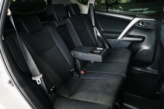 Toyota RAV4 IV (XA40) Рестайлинг с пробегом 2015 года, цена 2 020 000 рублей, 123000 км, внедорожник, Автокод Объявления