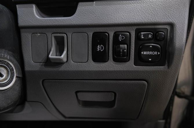 Toyota Voxy I (R60) с пробегом 2006 года, цена 949 000 рублей, 282000 км, компактвэн, Автокод Объявления