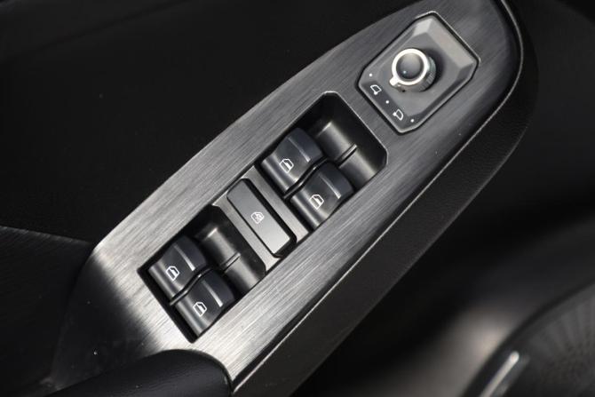 Haval Jolion I Рестайлинг с пробегом 2024 года, цена 1 849 000 рублей, 44001 км, внедорожник, Автокод Объявления