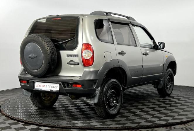 Chevrolet Niva I Рестайлинг с пробегом 2011 года, цена 450 000 рублей, 141177 км, внедорожник, Автокод Объявления