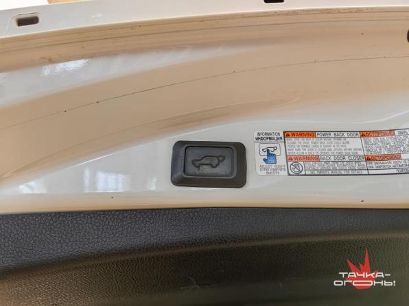 Toyota RAV4 IV (XA40) Рестайлинг с пробегом 2015 года, цена 2 218 000 рублей, 160000 км, внедорожник, Автокод Объявления