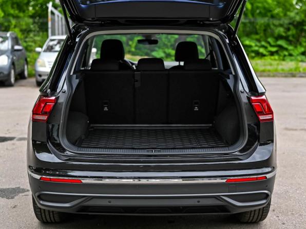 Volkswagen Tiguan II Рестайлинг с пробегом 2021 года, цена 2 399 000 рублей, 114087 км, внедорожник, Автокод Объявления