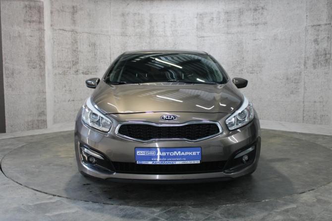 Kia Ceed II Рестайлинг с пробегом 2017 года, цена 1 044 000 рублей, 177856 км, хэтчбек, Автокод Объявления