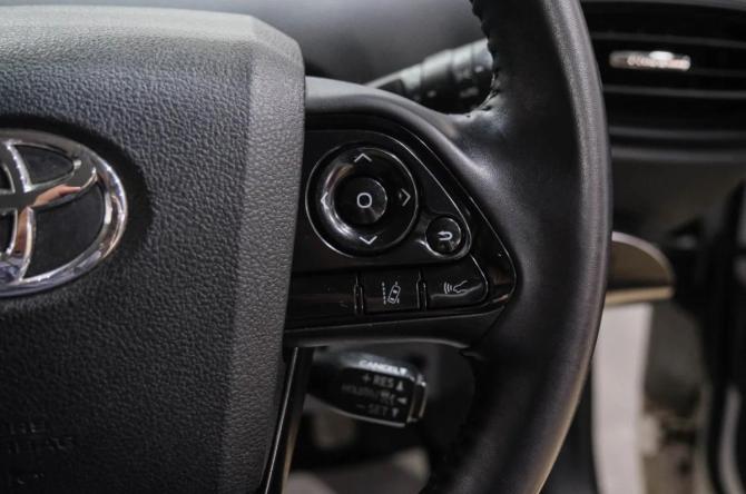 Toyota Prius IV Рестайлинг (XW50) с пробегом 2019 года, цена 1 869 000 рублей, 141000 км, лифтбек, Автокод Объявления