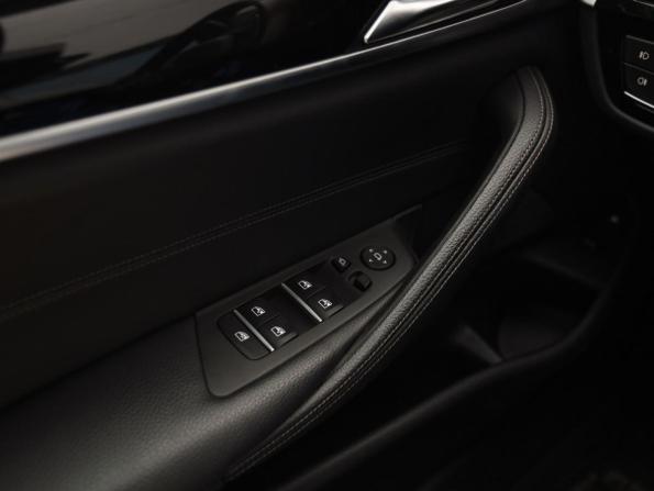 BMW 5 серии VII (G30/G31/G38) с пробегом 2019 года, цена 3 399 000 рублей, 101370 км, седан, Автокод Объявления