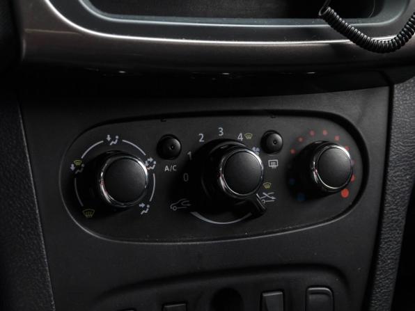 Renault Sandero II с пробегом 2017 года, цена 920 000 рублей, 149208 км, хэтчбек, Автокод Объявления