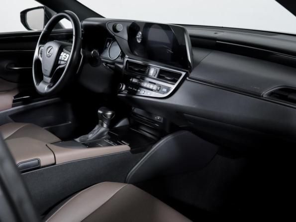Lexus ES VII Рестайлинг с пробегом 2021 года, цена 3 970 000 рублей, 49530 км, седан, Автокод Объявления