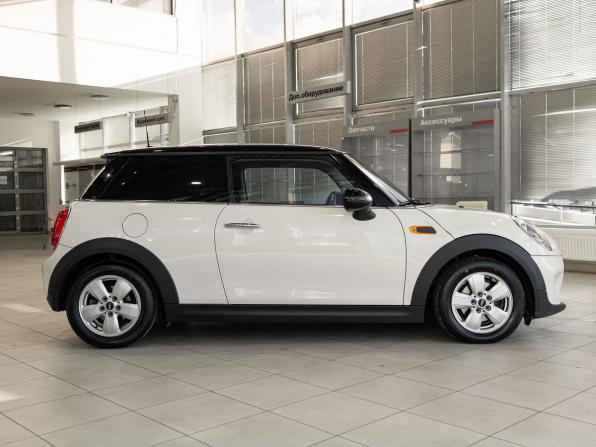 Mini Hatch III (F55/F56) с пробегом 2017 года, цена 1 540 000 рублей, 148677 км, хэтчбек, Автокод Объявления