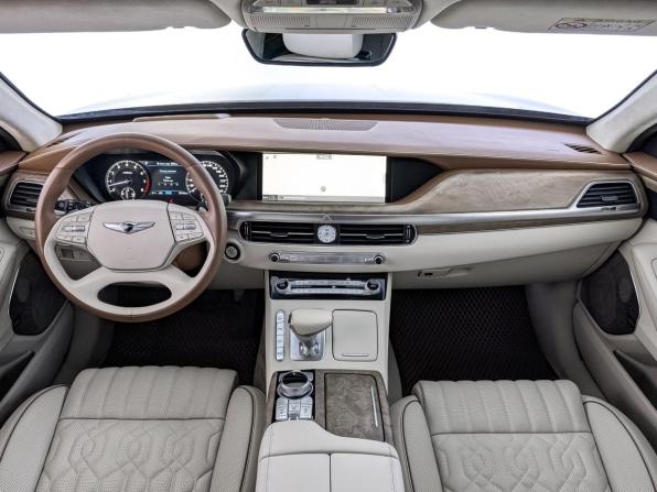 Genesis G90 I Рестайлинг с пробегом 2022 года, цена 5 990 000 рублей, 55762 км, седан, Автокод Объявления