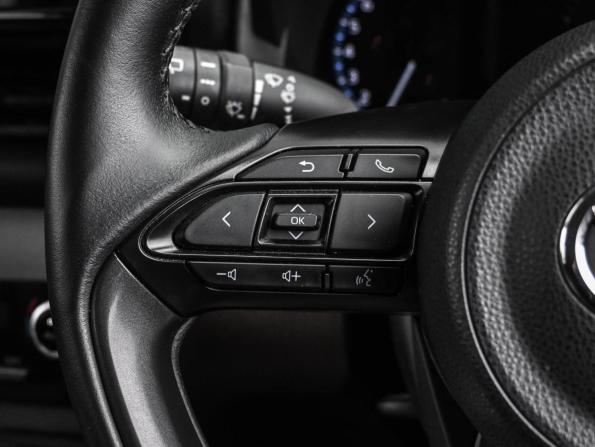 Toyota Yaris Cross с пробегом 2022 года, цена 2 389 000 рублей, 49285 км, внедорожник, Автокод Объявления