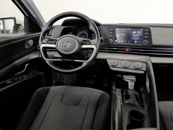 Hyundai Elantra VII (CN7) с пробегом 2022 года, цена 1 990 000 рублей, 58162 км, седан, Автокод Объявления