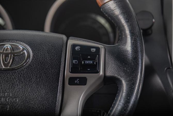 Toyota Land Cruiser Prado 150 Series с пробегом 2010 года, цена 2 829 000 рублей, 398500 км, внедорожник, Автокод Объявления