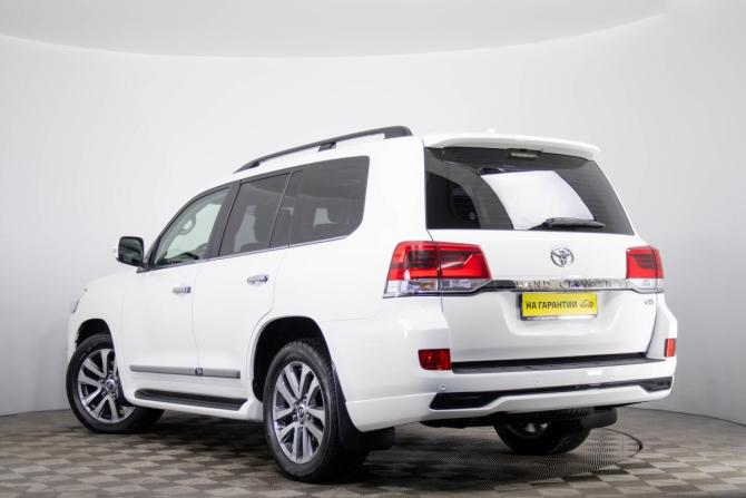 Toyota Land Cruiser 200 Series Рестайлинг 2 с пробегом 2017 года, цена 7 300 000 рублей, 117526 км, внедорожник, Автокод Объявления
